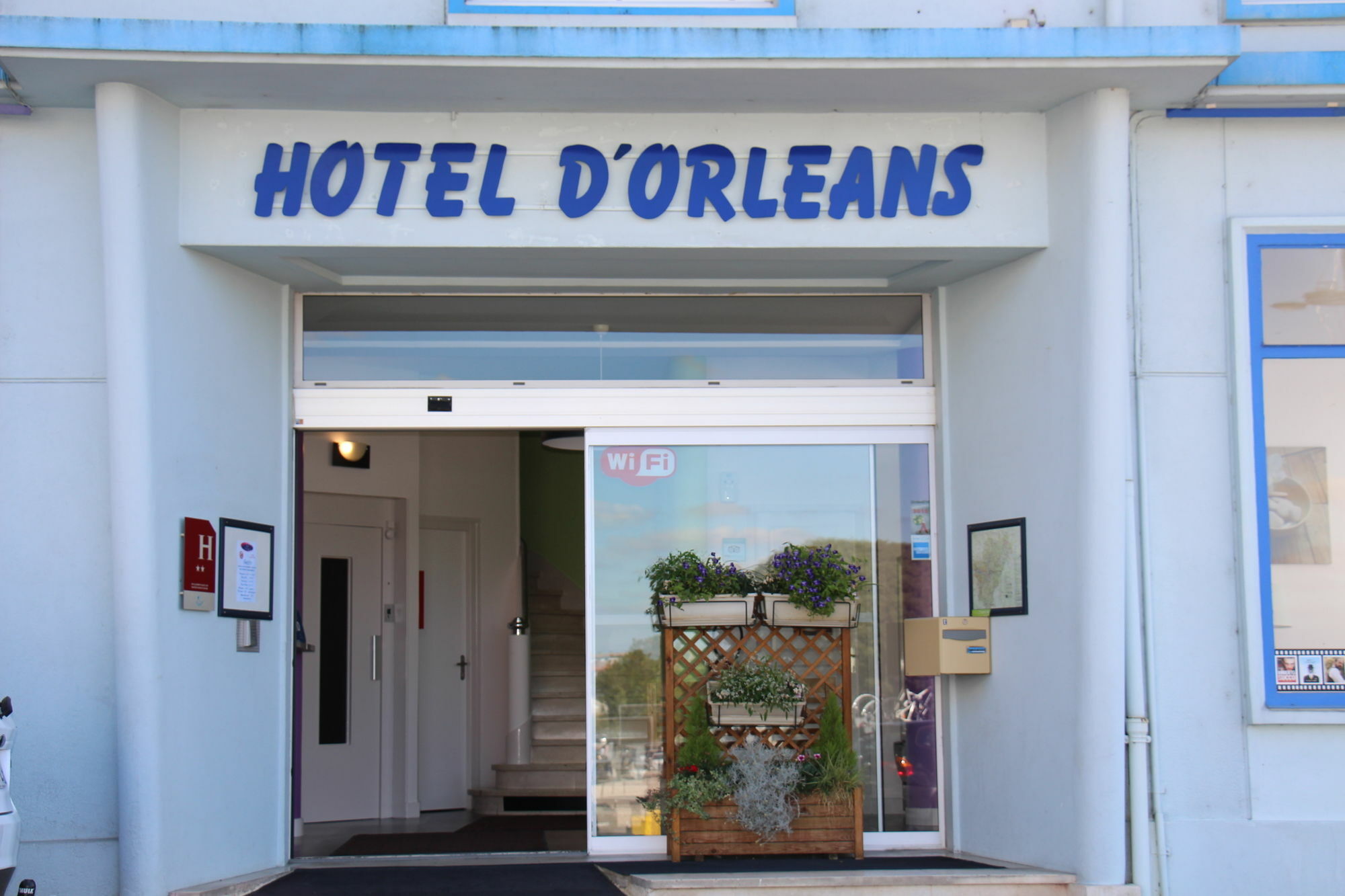 Hotel D'Orleans Angoulême Exteriör bild